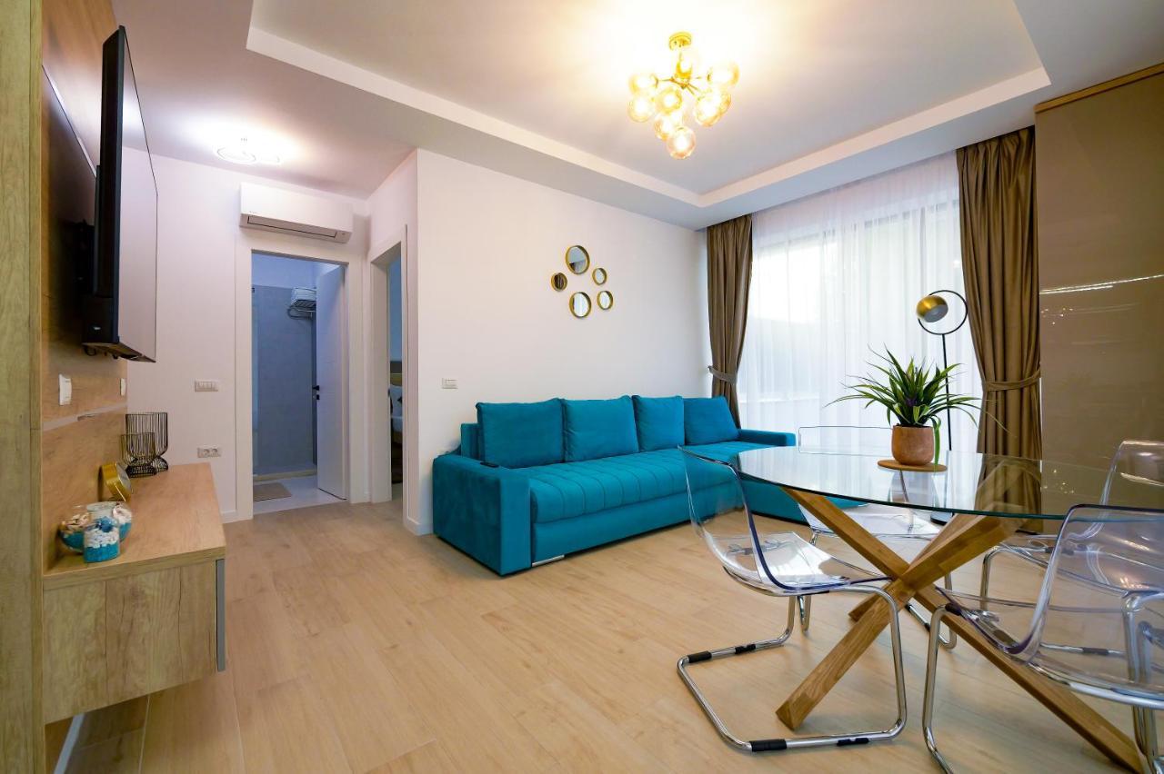 Blue Luxury On Mamaia