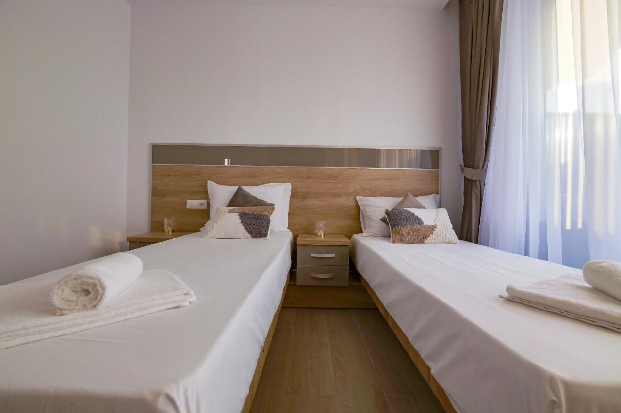 Blue Luxury On Mamaia